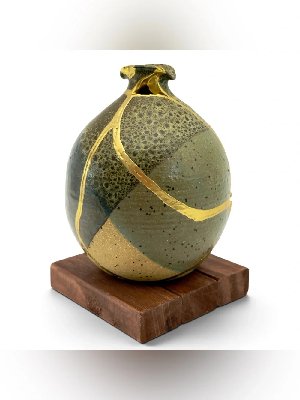 Kintsugi Vase Handmade Pottery Gold Crack Art Personal Growth Anniversary Gift
